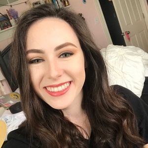 Meet your Posher, Alaina